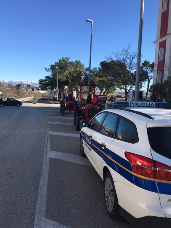 Slika /PU_ZD/slike/traktor admin 1.jpg